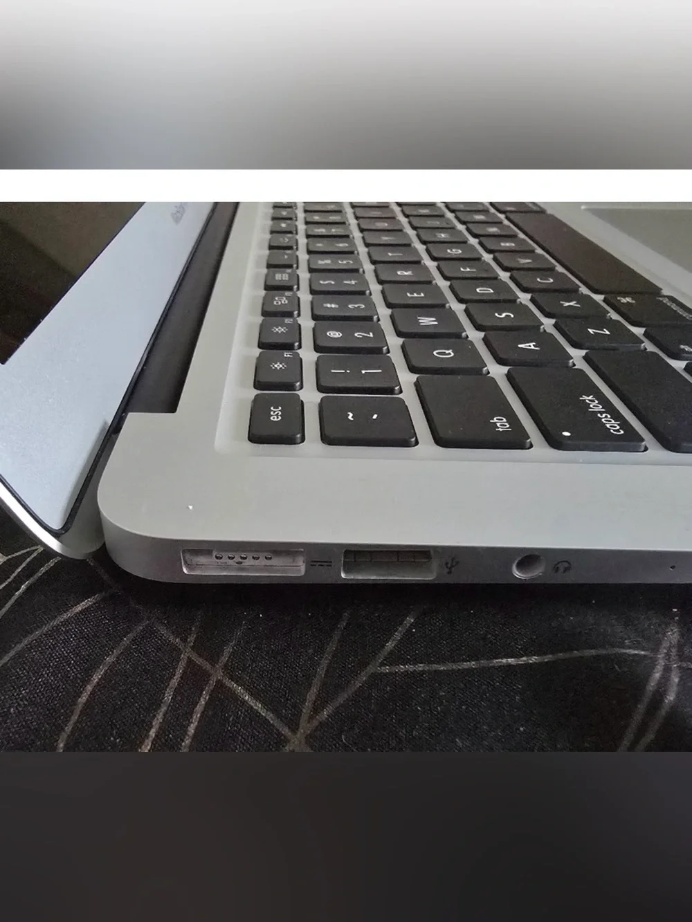 Apple MacBook Air A12466 Silver with Black Keyboard
